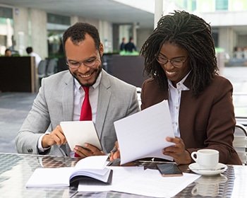 Read more about the article Lawyers Can’t Ignore Holiday Marketing